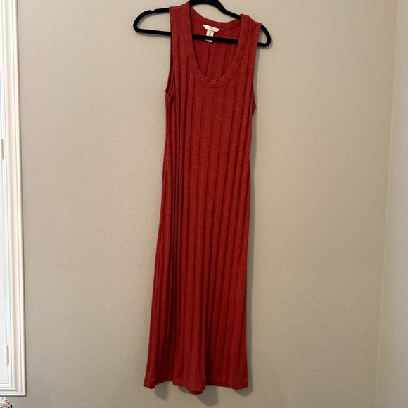 H&M Dresses & Skirts - H & M Ribbed Red Tank Dress